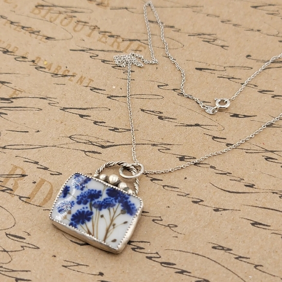 BROKEN INTO BEAUTIFUL CHINA CERAMIC PLATE HANDMADE IN STERLING SILVER PENDANT - Picture 6 of 6